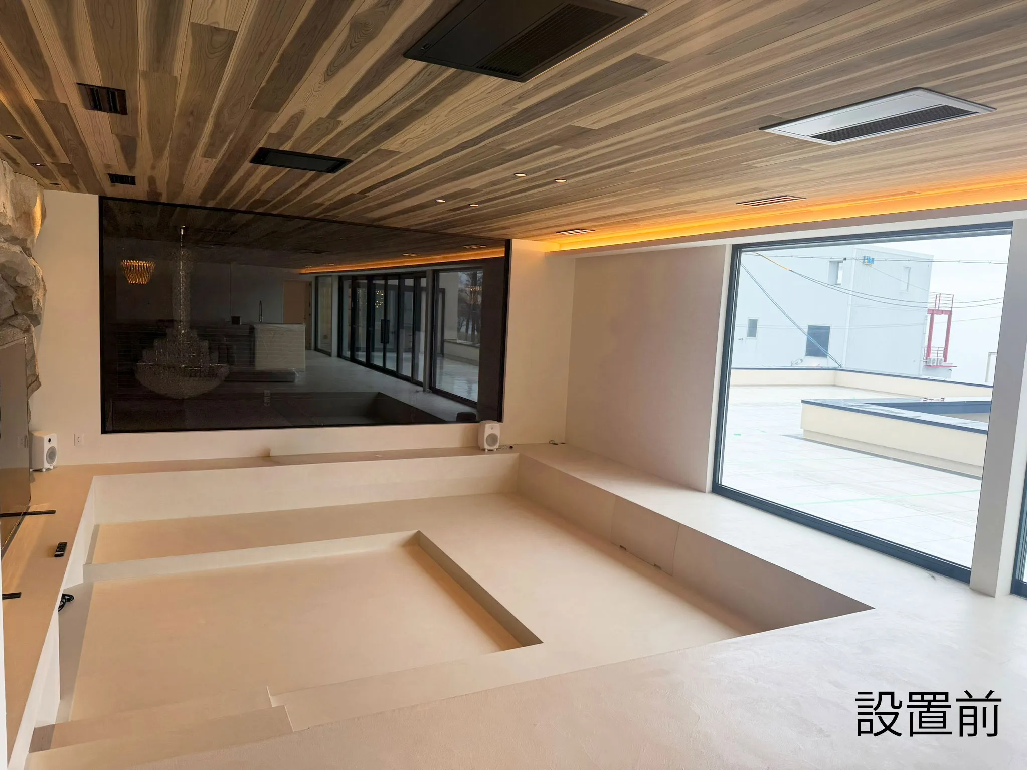 ダウンフロアに合わせた特注クッション製作