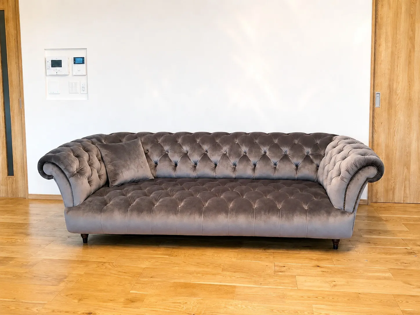Ai sofa セミオーダー納品事例｜美しい光の空間に映える...